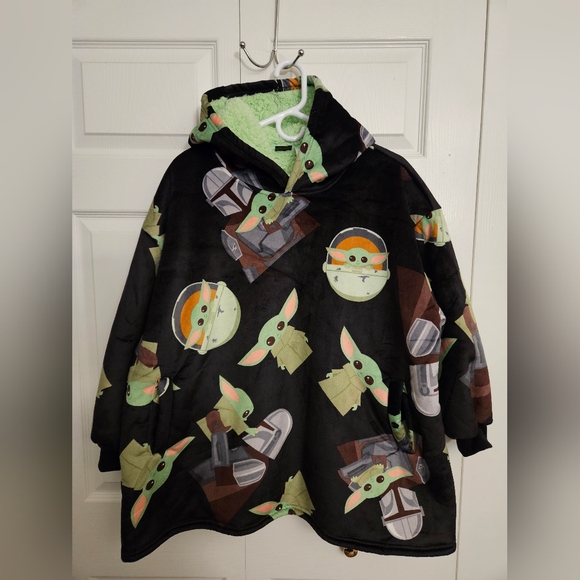 Star Wars Baby Yoda Big Kid Blanket Hoodie OS - Picture 2 of 8